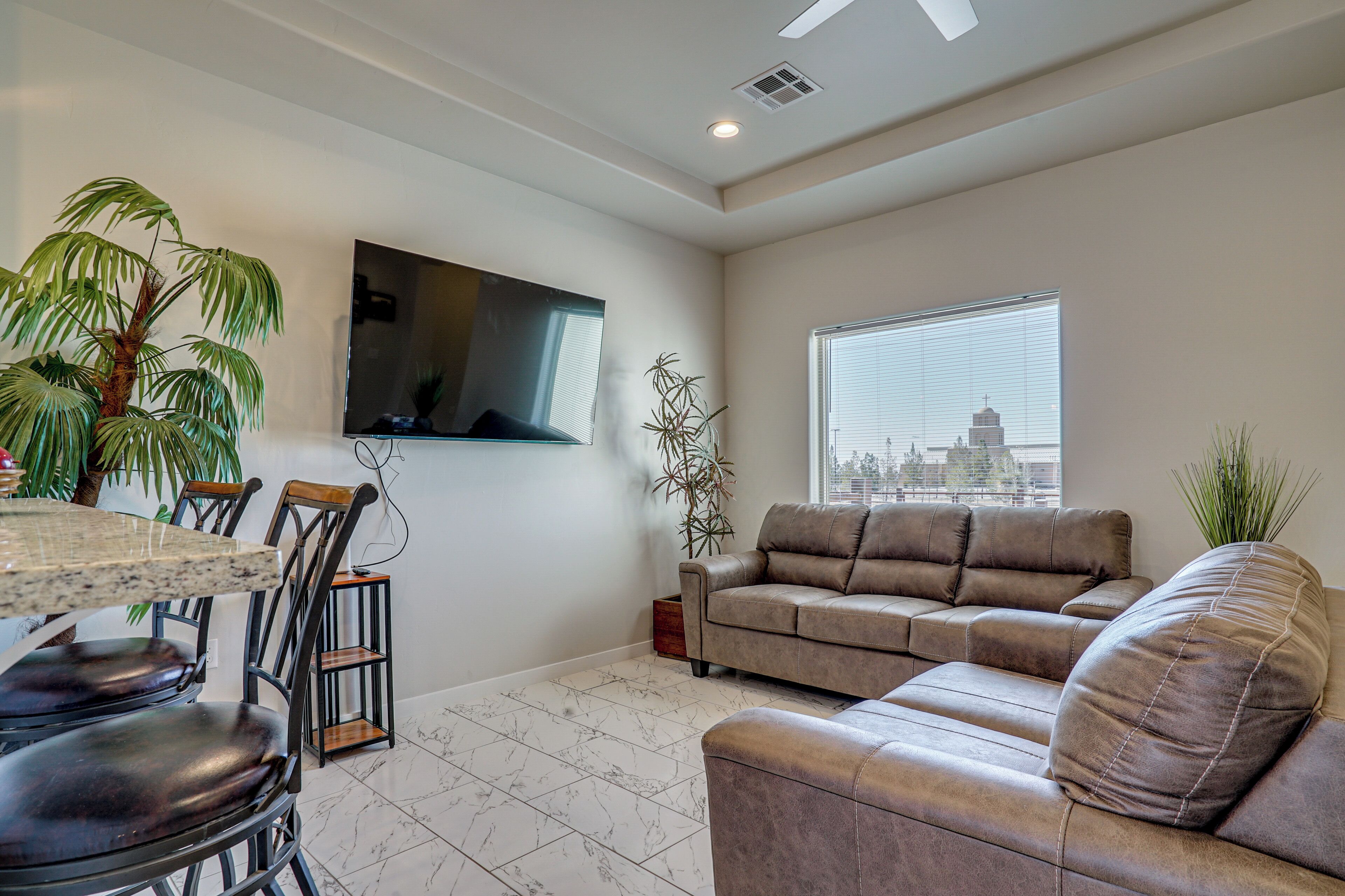 House (3 Bedrooms) | Front of property