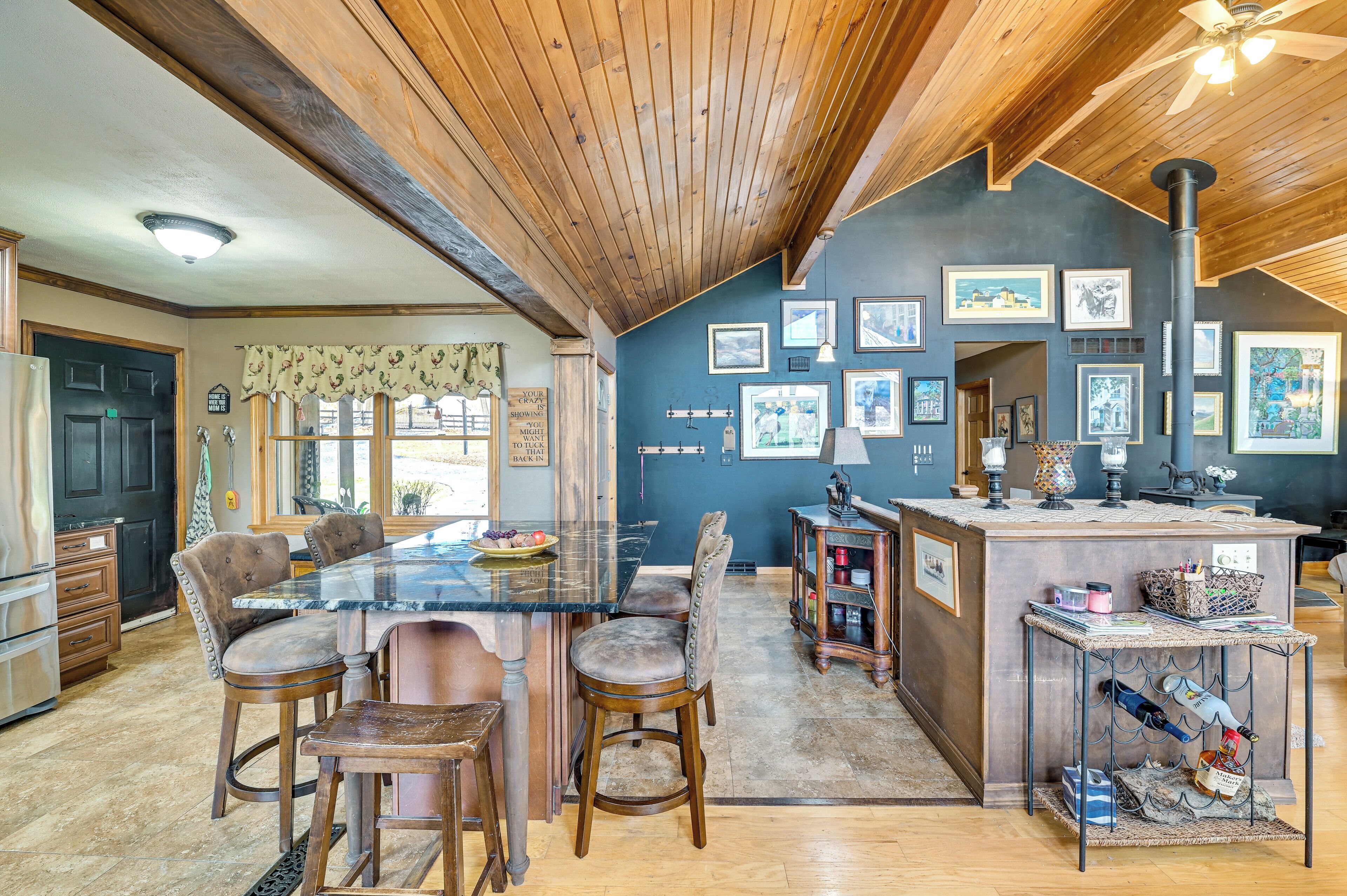 House (4 Bedrooms) | Interior