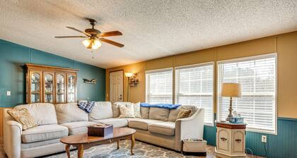 Fire Pit & Deck: Pet-friendly Luthersville Home!