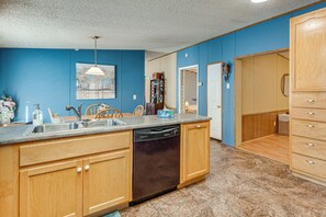 Interior - Fire Pit & Deck: Pet-friendly Luthersville Home! (Luthersville)