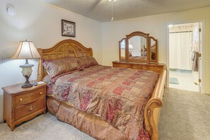 Interior - 1/2 Mi to Kanawha River: Quiet Escape w/ Patio (Belle)