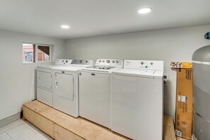 Apartment (0 Bedroom) | Interior - Walk to Main Ave & Soap Lake! Pet-friendly Studio (Soap Lake)