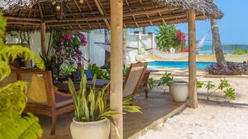 Villa, Ocean View | Tempat makan luar