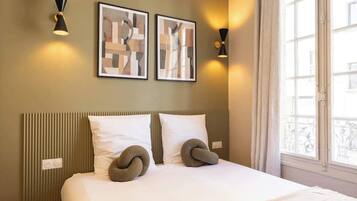 Fer et planche Ă repasser, Wi-Fi, draps fournis