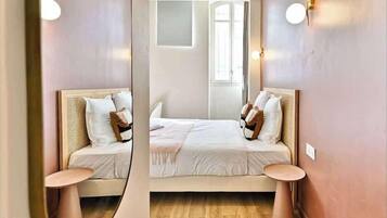 Fer et planche Ă repasser, Wi-Fi, draps fournis