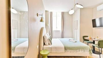 Fer et planche Ă repasser, Wi-Fi, draps fournis