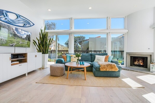 スマートテレビ、暖炉