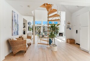 Interior - Amazing Sea view from all the windows in the house, private staircase to beach (Solana Beach)