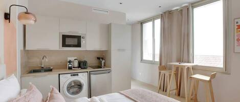 Strykejern/-brett, wi-fi og sengetøy