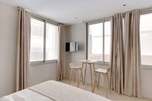 Iron/ironing board, WiFi, bed sheets - Cocon climatisé confortable – Neuilly (Neuilly-sur-Seine)