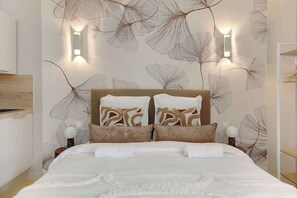 Tabla de planchar con plancha, wifi y ropa de cama 