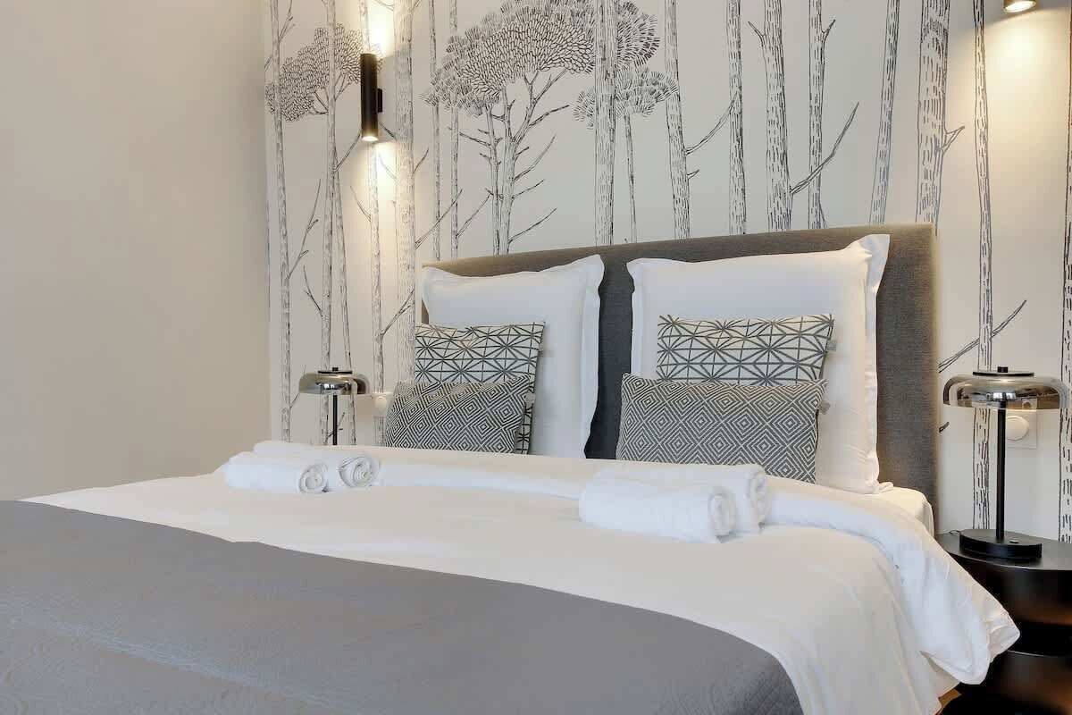 Strykejern/-brett, wi-fi og sengetøy