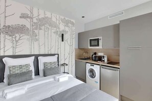 Iron/ironing board, WiFi, bed sheets - Studio climatisé raffiné – Neuilly (Neuilly-sur-Seine)