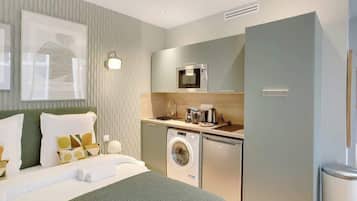 Fer et planche Ă repasser, Wi-Fi, draps fournis