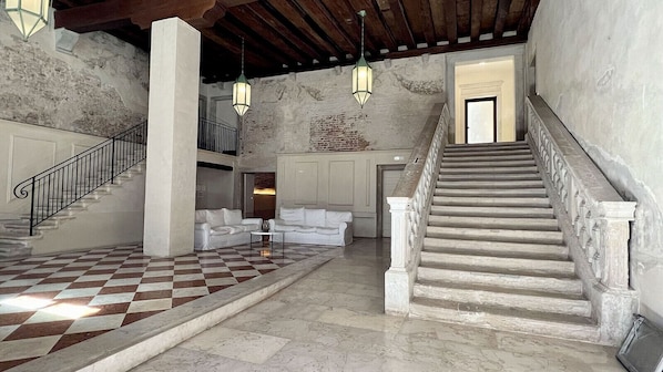 Interior - Sensale Prestige Canal View (Venecia)