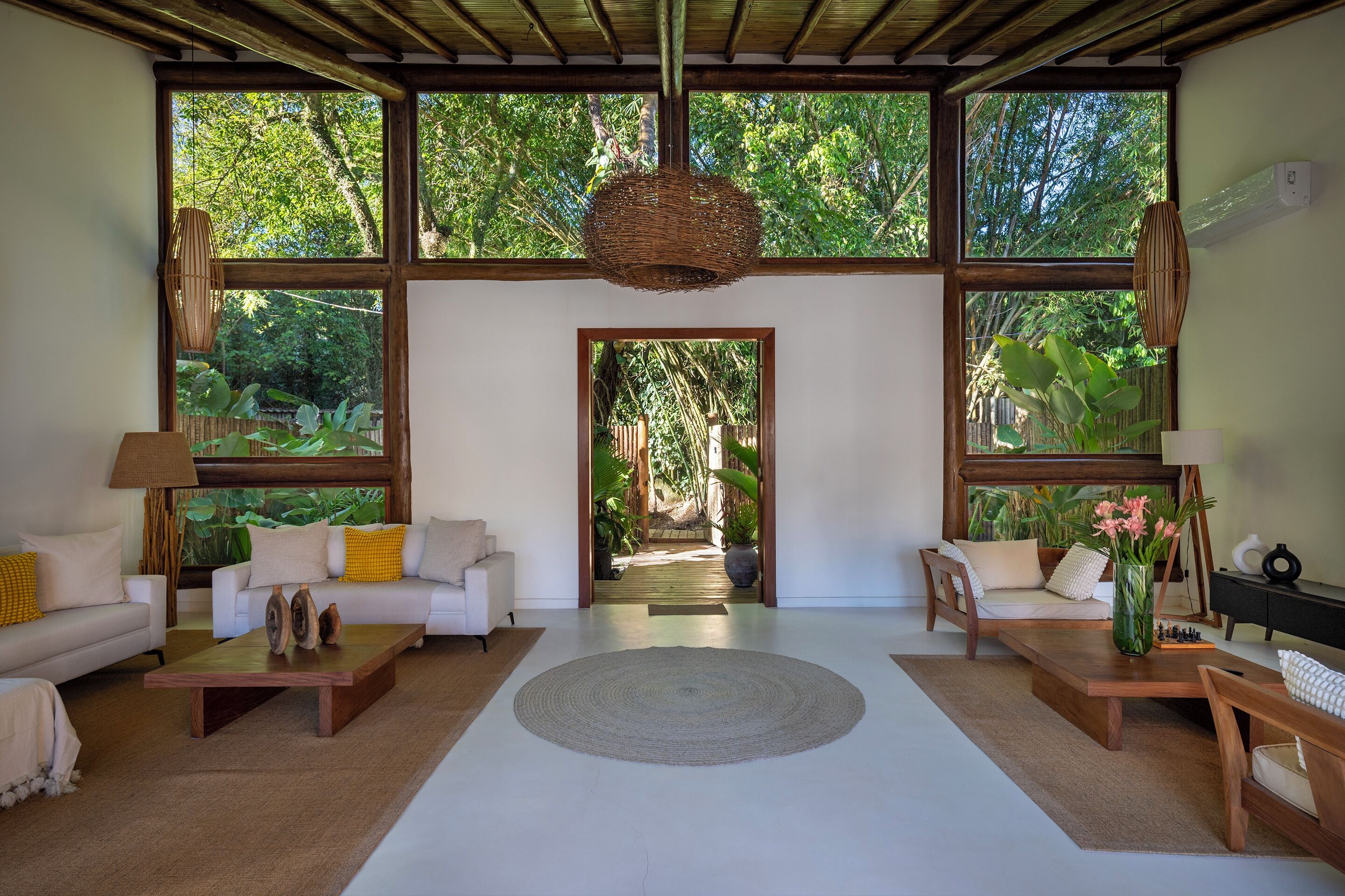 Deluxe House, Pool View | Interior