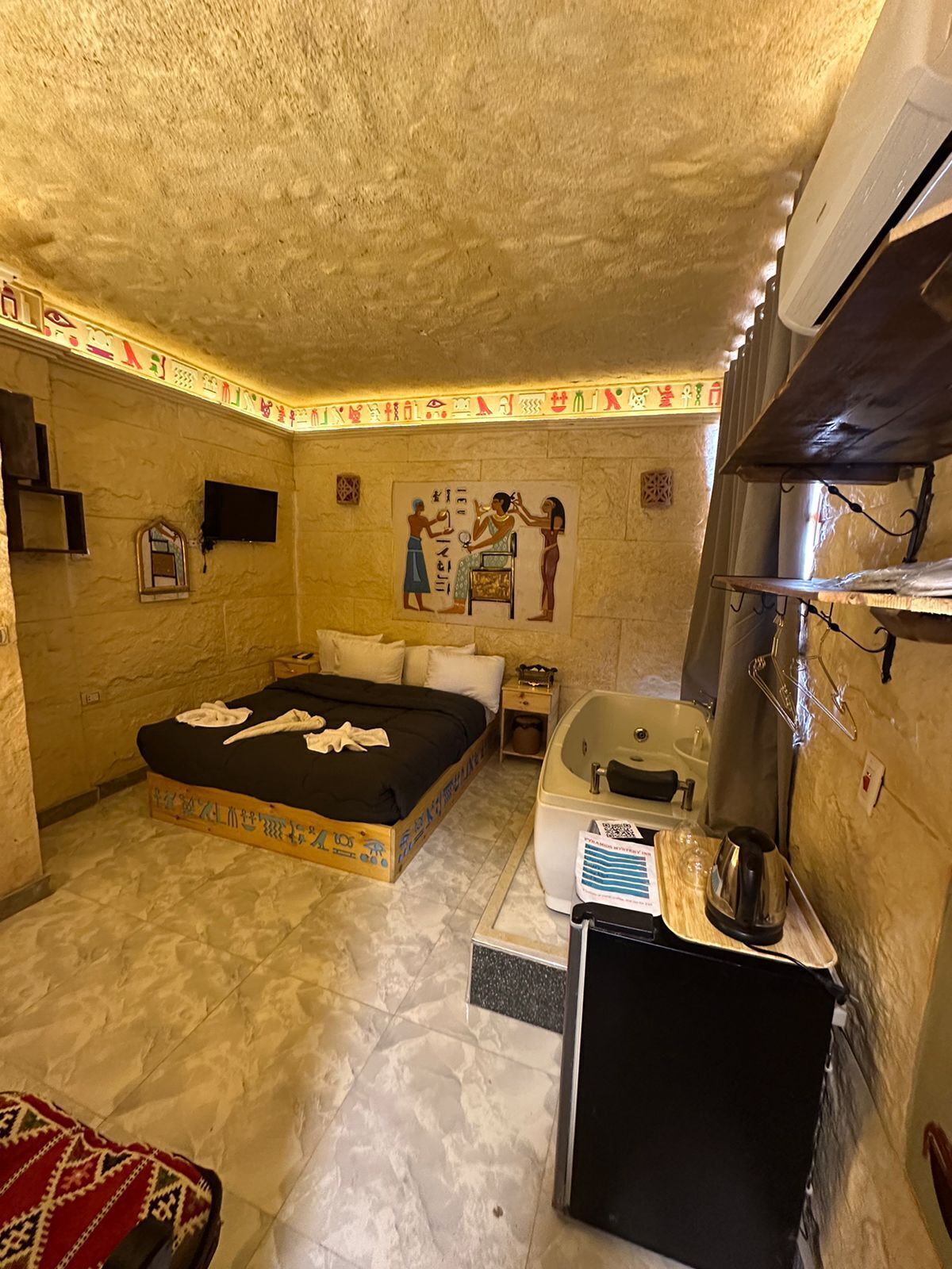 Laptop workspace, free WiFi