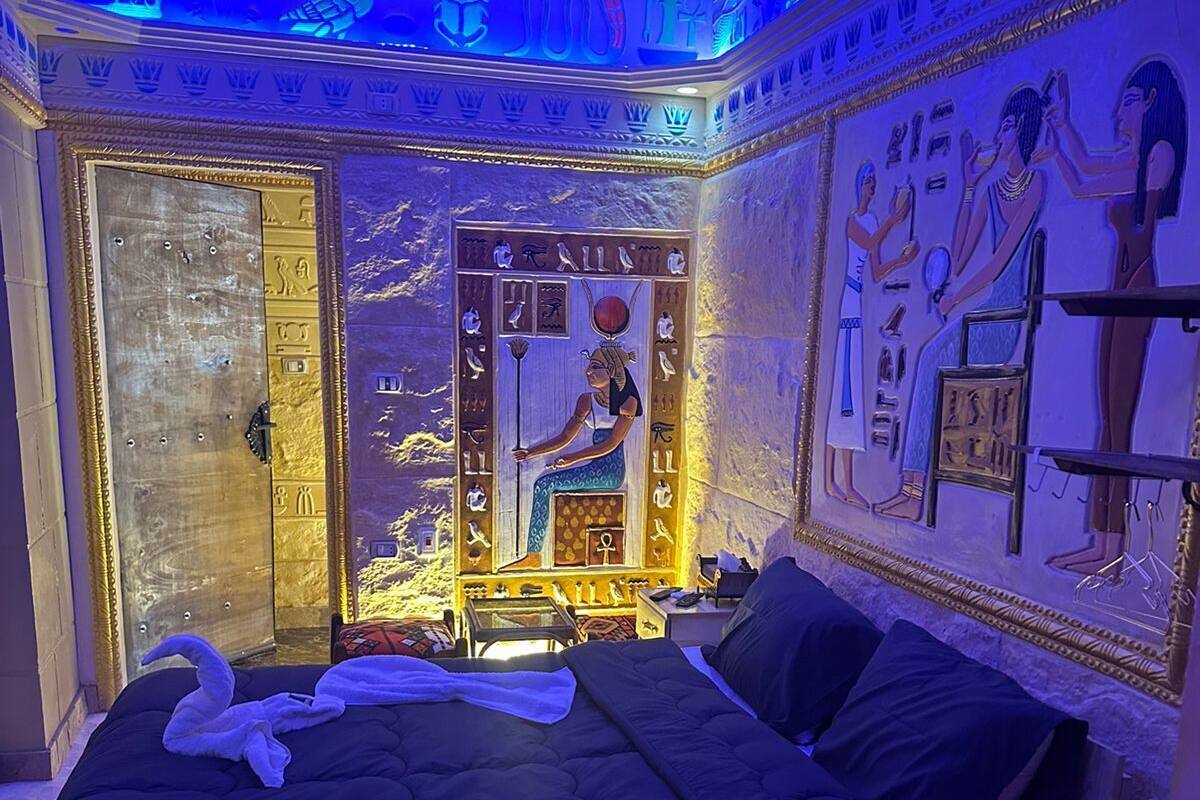 Laptop workspace, free WiFi