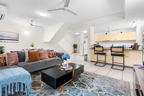 Apartment | 3 bedrooms - Zen Dockside Point Marina View - Patio - Parking (Darwin)