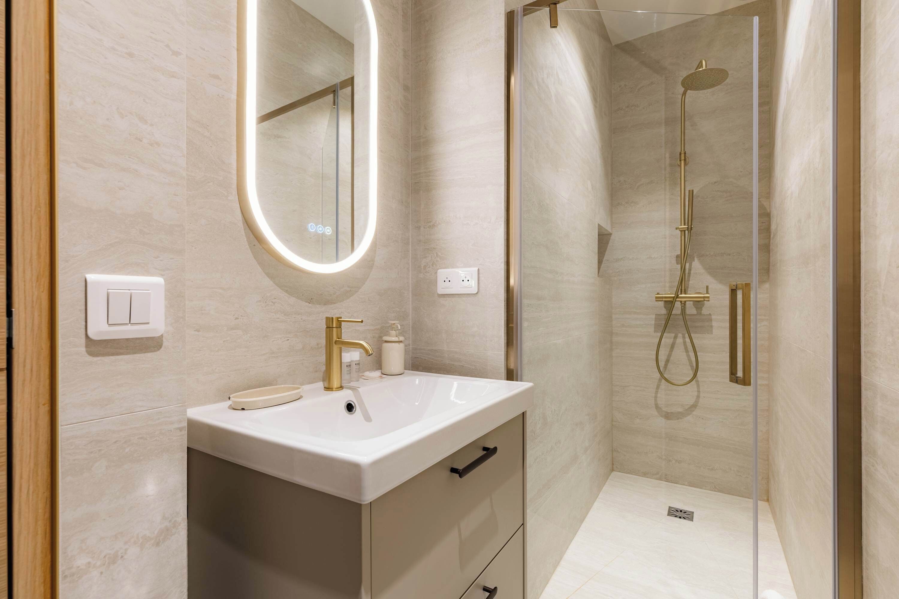 Shower, hair dryer, shampoo