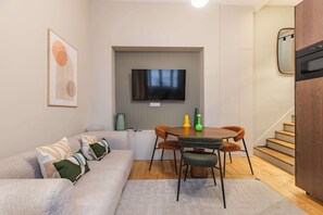 Living area - Chic 3 pièces climatisé au cœur de Sentier (Paris)