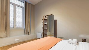 2 chambres, fer et planche à repasser, Wi-Fi, draps fournis
