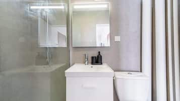 Shower, hair dryer, shampoo