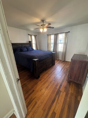 Internet, bed sheets - 2-bedroom house in welcoming El Dorado (El Dorado)