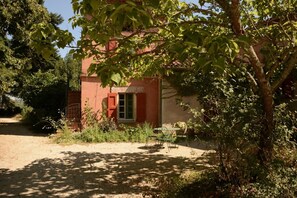 Exterior - Holiday Home 'Le Galet Du Chant Du Buc' with Shared Pool, Private Garden and Wi-Fi (Marssac-sur-Tarn)