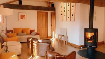 TV, fireplace, DVD player, stereo