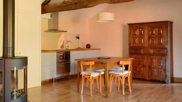 KylskÄp, mikrovÄgsugn, ugn och spishÀll