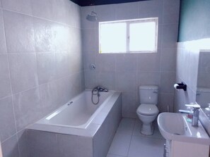 Dusche, Handtücher, Seife, Toilettenpapier