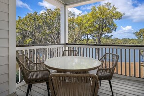 Talo, 5 makuuhuonetta | Ulkoruokailutilat