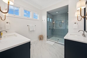 House, 5 Bedrooms | Bathroom - Dieu Not Disturb 5 Bedroom Home (Georgetown)
