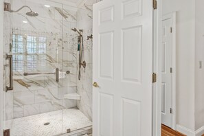 House, 5 Bedrooms | Bathroom | Towels - The Marsh Fox 5 Bedroom Home (Georgetown)