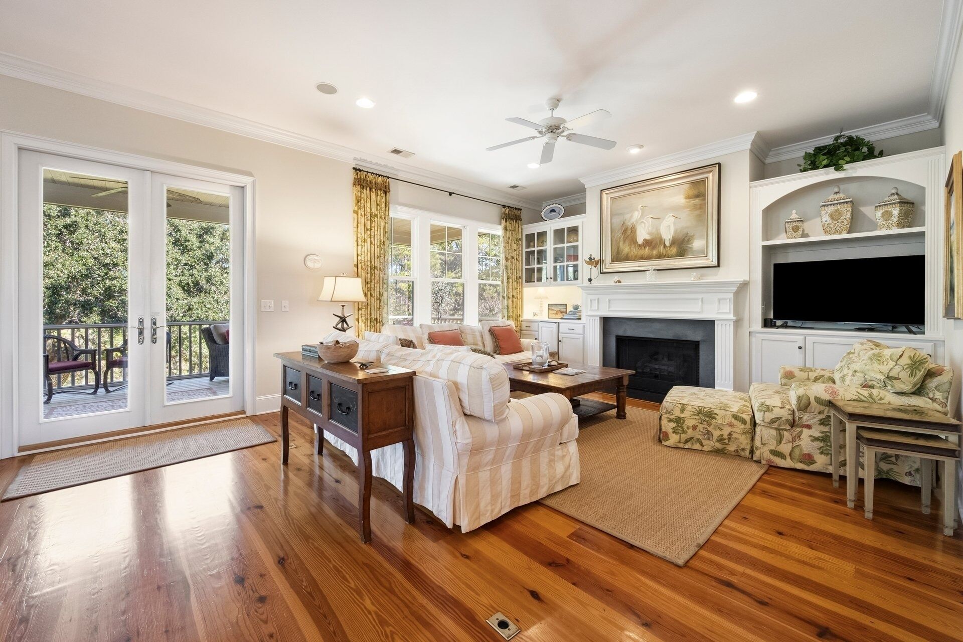 Rumah, 5 kamar tidur | Area keluarga | Smart TV