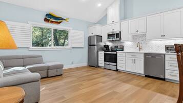 House, 1 Bedroom | Living area | Smart TV