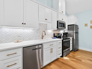 House, 2 Bedrooms | Private kitchen - Sea Esta F601b 2 Bedroom Home (Fulton)