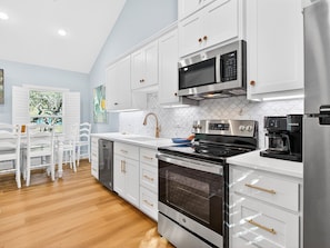 House, 2 Bedrooms | Private kitchen - Sea Esta F601b 2 Bedroom Home (Fulton)