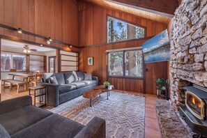 House, 3 Bedrooms | Living area - Dollar Point - Observation Dr. 3 Bedroom Home (Tahoe City)