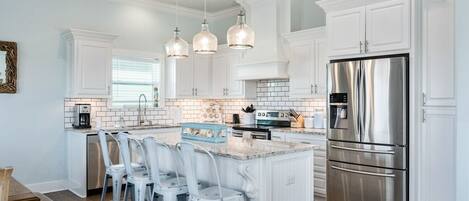 Hus, 3 soverom | Eget kjøkken | Kjøleskap, kaffetrakter/tekoker og brødrister