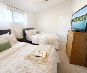 1 室のベッドルーム、デスク、旅行用ベビーベッド、WiFi