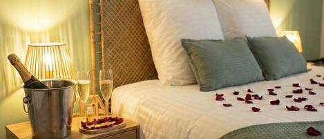 Iron/ironing board, travel crib, free WiFi, bed sheets