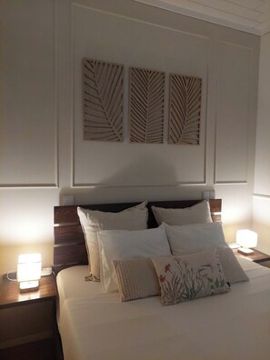 Iron/ironing board, free WiFi, bed sheets - Vrbo Property (Porto)