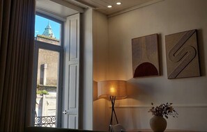 Interior - The Alma of Almada: Balcony & AC in Porto Center (Porto)