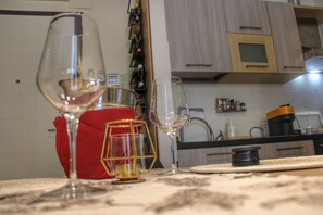 Frigorifero, forno, piano cottura, lavastoviglie