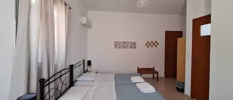 Standard Double Room, Balcony, Sea View | WiFi (free)