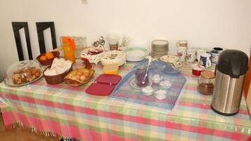 Standard Double Room, Balcony, Sea View | Dining