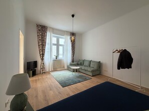 Living area - Cozy city apartment Modern living in Vienna Penzing (1140 Wien)