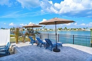 Terrace/patio - Yacht Club Waterfront Home 4BR + Den & Pool (Indian Rocks Beach)